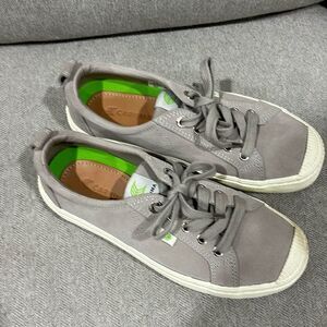 Cariuma OCA Low Shoes Womens 8 Mystic Gray Canvas Lace Up Sneakers